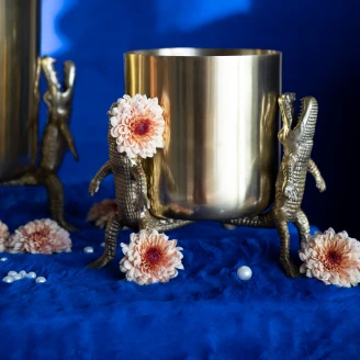 Bold Monkey Vase <strong>Surrounded By Crocodiles</strong>  M Guld Blank