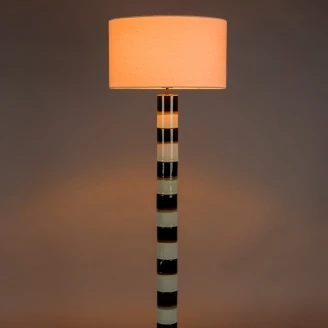 Dutchbone Gulvlampe <strong>Vertigo</strong>  Grøn, Sort