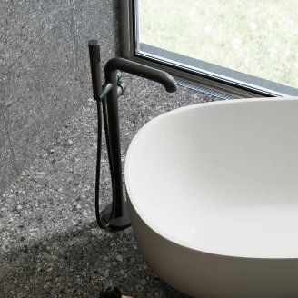 Fritstående Badekararmatur med Brusesæt Sort Mat