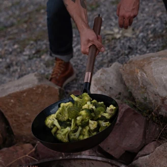 Barebones Wokpande <strong>Ferroa</strong>  Kulstål Blå Ø 30 cm