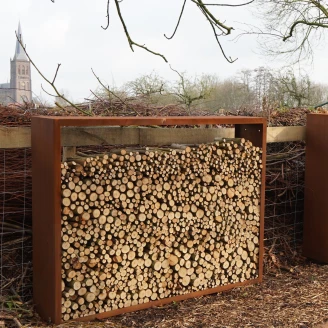 Brændestativ <strong>Vermis</strong>  Cortenstål 200x38x200 cm