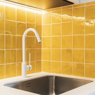 Alteret Håndlavet Vægflise <strong>Zellige Alteret</strong>  Honning Blank 10x10 cm