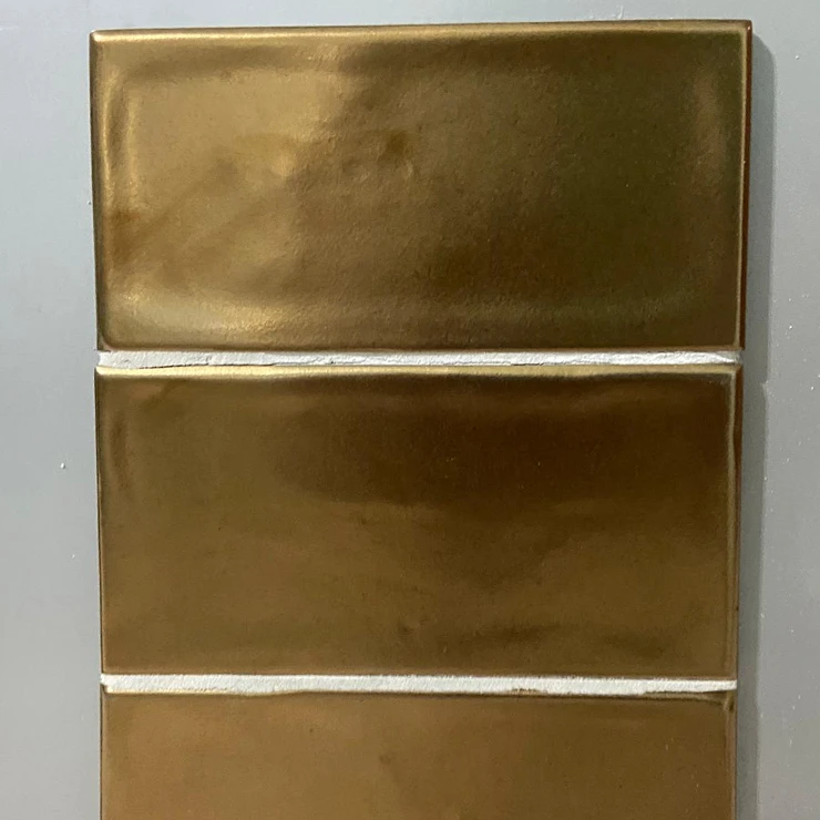 Vægflise Handform Guld Mat-Relief 7.5x15 cm